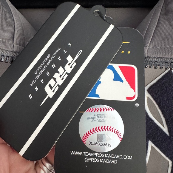 New York Yankees Classic Double Knit Full-Zip Track Jacket by Pro Standard®NWT - Picture 4 of 8